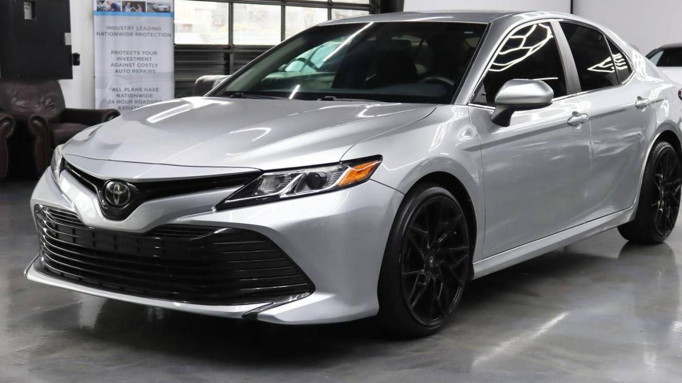 TOYOTA CAMRY 2018 4T1B11HK7JU079335 image