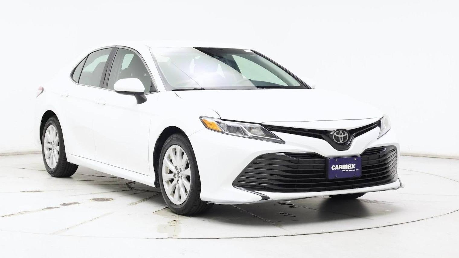 TOYOTA CAMRY 2018 4T1B11HK0JU101465 image