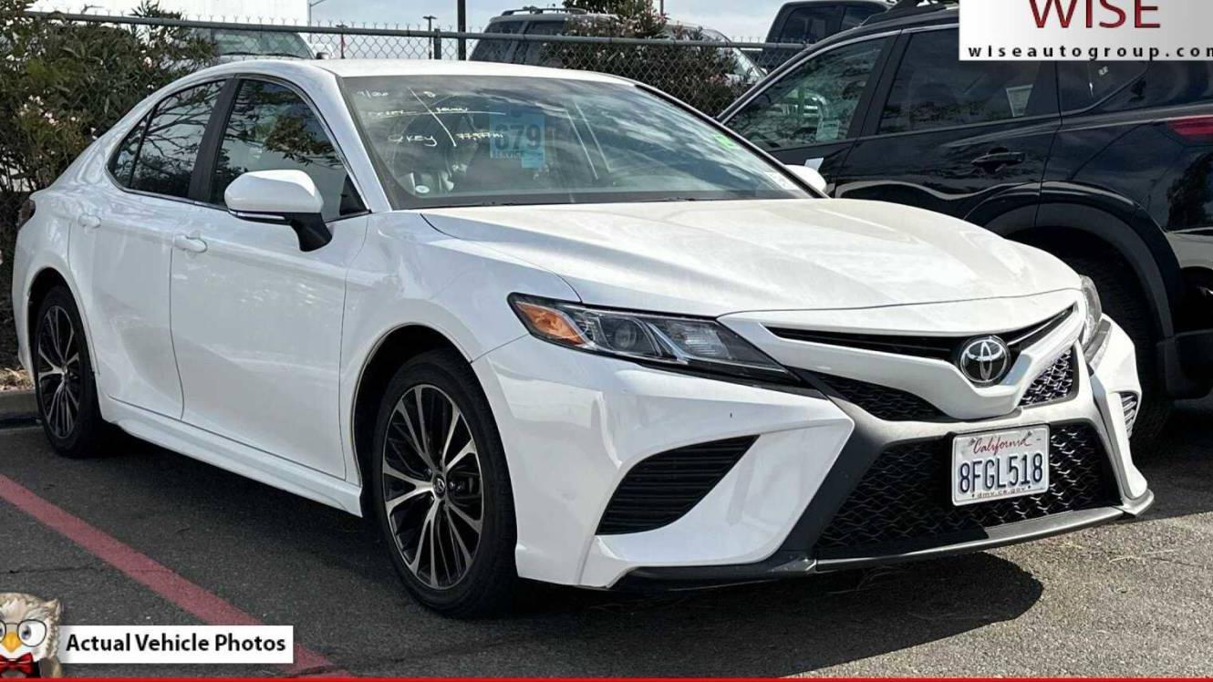 TOYOTA CAMRY 2018 4T1B11HK4JU140298 image