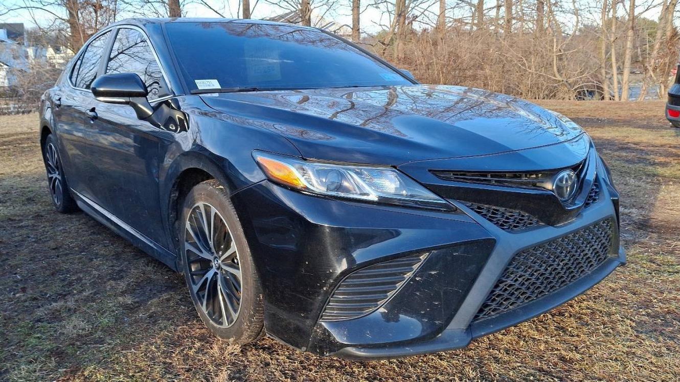 TOYOTA CAMRY 2018 4T1B11HK5JU140374 image