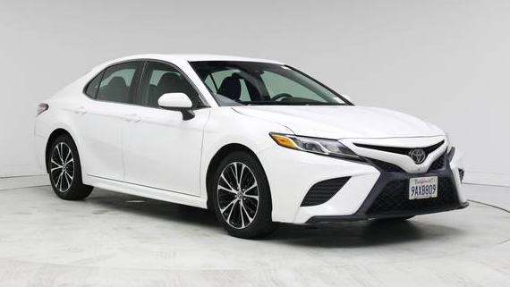 TOYOTA CAMRY 2018 4T1B11HK7JU650595 image