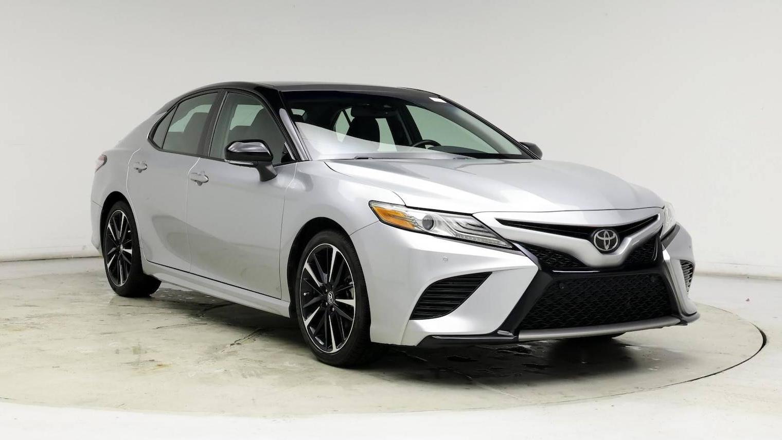 TOYOTA CAMRY 2018 4T1B61HK8JU112974 image