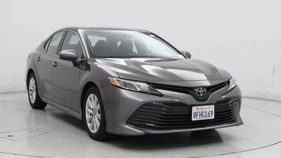 TOYOTA CAMRY 2018 4T1B11HK0JU556347 image