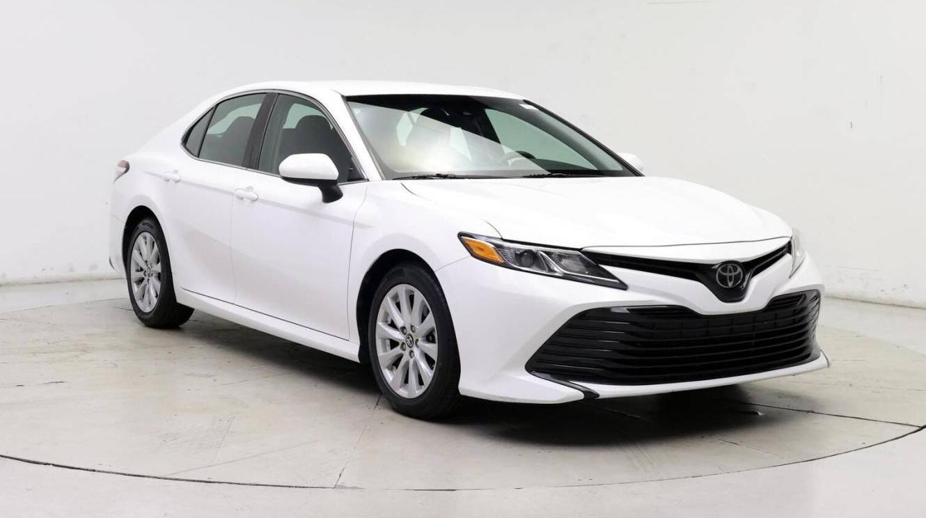 TOYOTA CAMRY 2018 4T1B11HK3JU635818 image