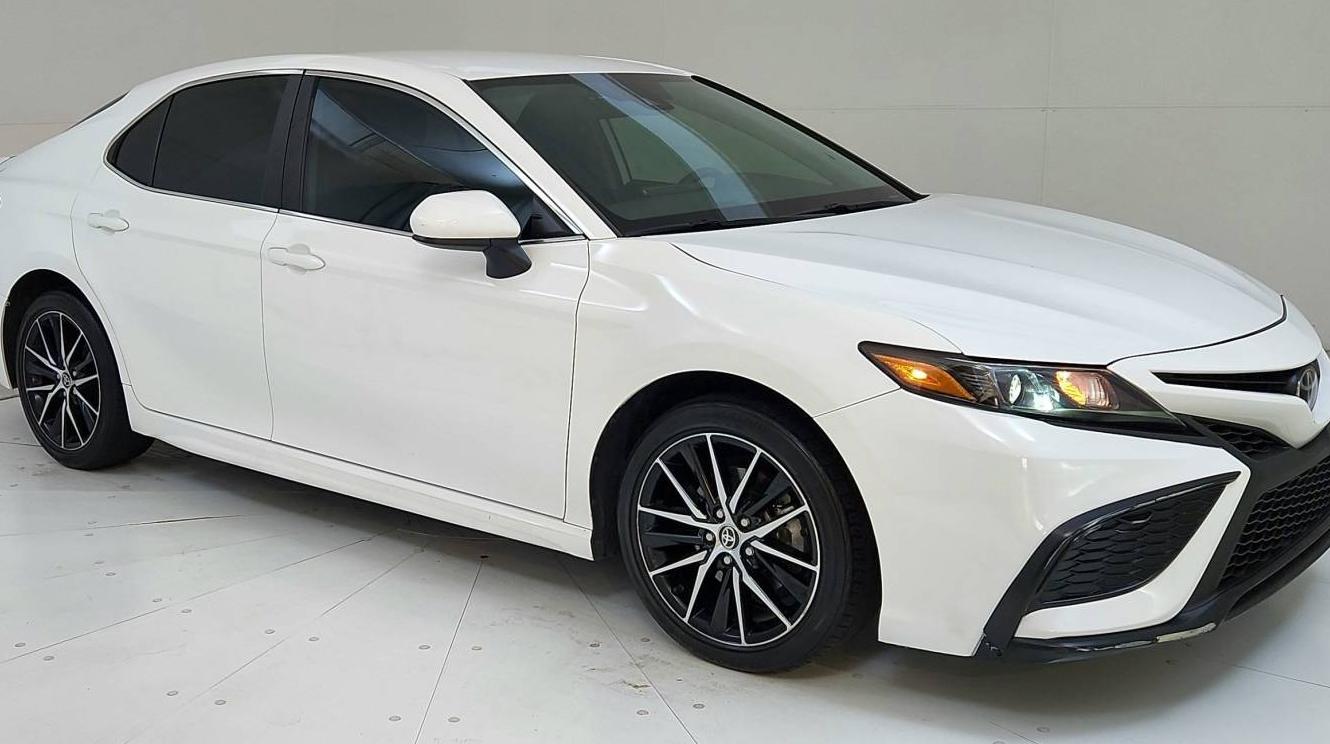 TOYOTA CAMRY 2021 4T1G11AK8MU552986 image