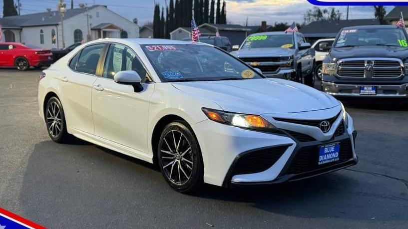 TOYOTA CAMRY 2021 4T1G11AK2MU520969 image