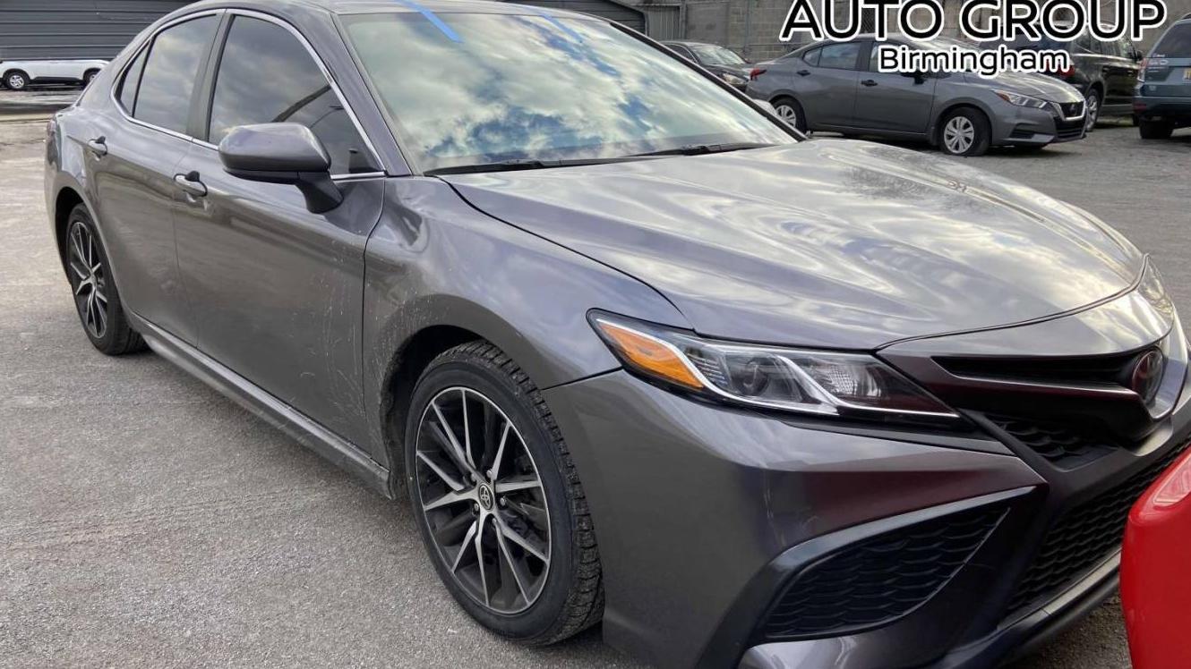 TOYOTA CAMRY 2021 4T1G11AKXMU598240 image