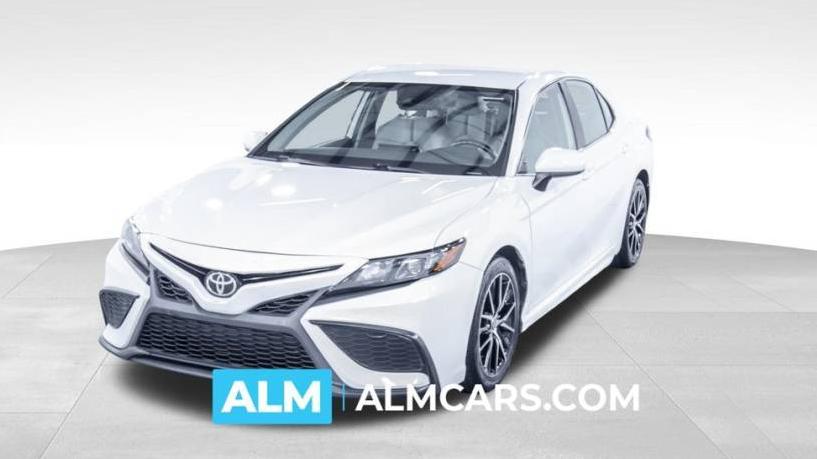 TOYOTA CAMRY 2021 4T1G11AKXMU408873 image