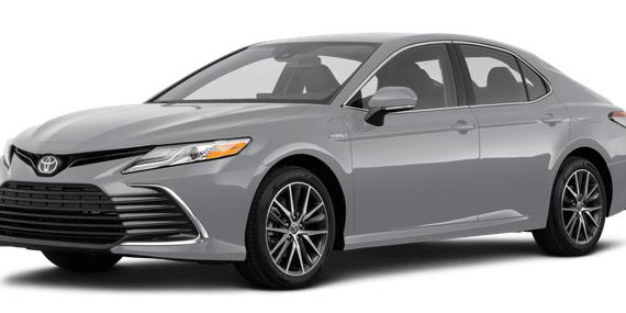 TOYOTA CAMRY 2021 4T1C11AK9MU432466 image