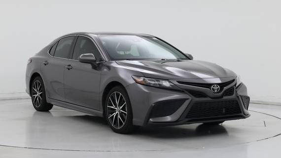 TOYOTA CAMRY 2021 4T1G11AKXMU497036 image