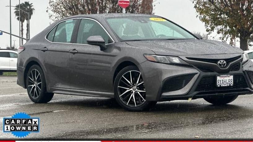 TOYOTA CAMRY 2021 4T1G11AK9MU598777 image