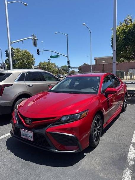 TOYOTA CAMRY 2021 4T1G11AK7MU431432 image