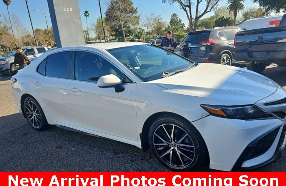 TOYOTA CAMRY 2021 4T1G11AK4MU549308 image