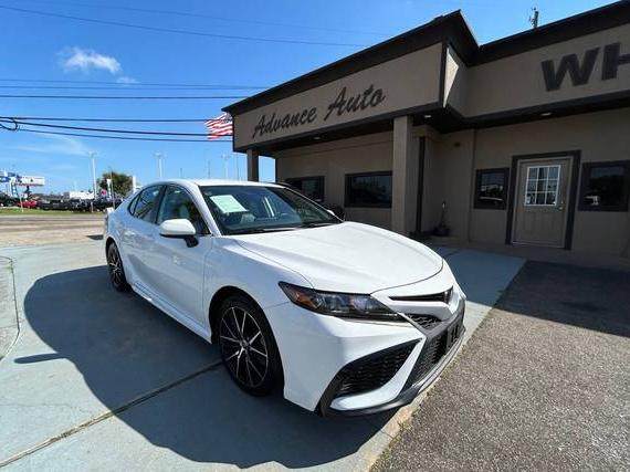 TOYOTA CAMRY 2021 4T1G11AK1MU516329 image