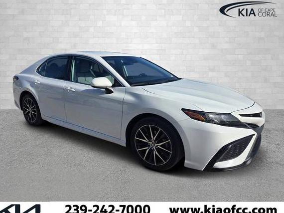TOYOTA CAMRY 2021 4T1G11AK7MU596672 image