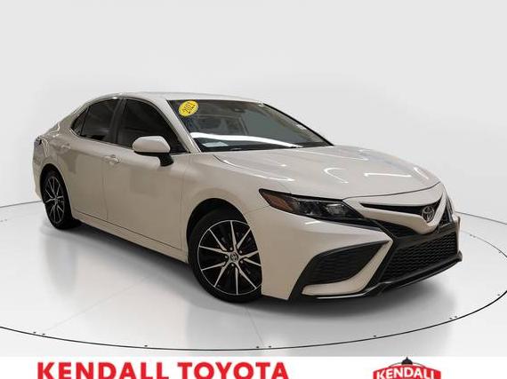 TOYOTA CAMRY 2021 4T1G11AK0MU462019 image