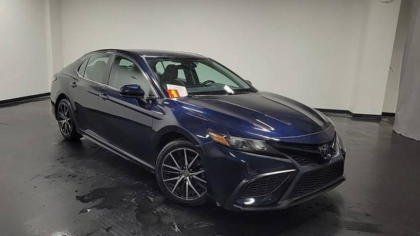 TOYOTA CAMRY 2021 4T1G11AK2MU435677 image