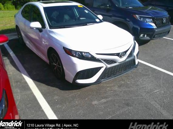 TOYOTA CAMRY 2021 4T1G11AK4MU403717 image
