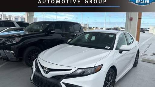 TOYOTA CAMRY 2021 4T1G11AK0MU603445 image