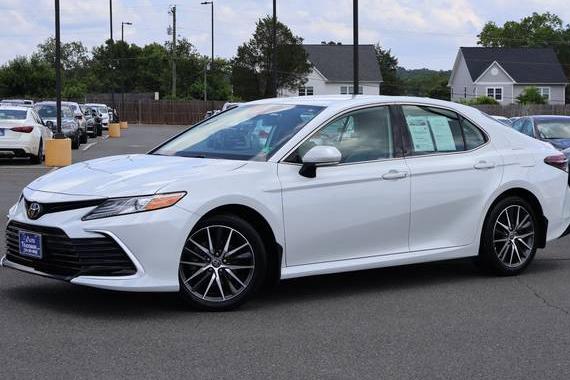 TOYOTA CAMRY 2021 4T1F11BK4MU037669 image