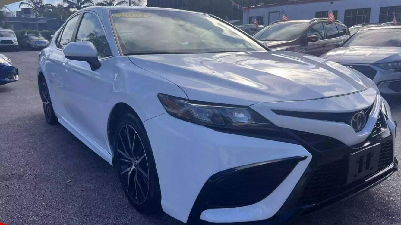 TOYOTA CAMRY 2021 4T1G11AK8MU490537 image