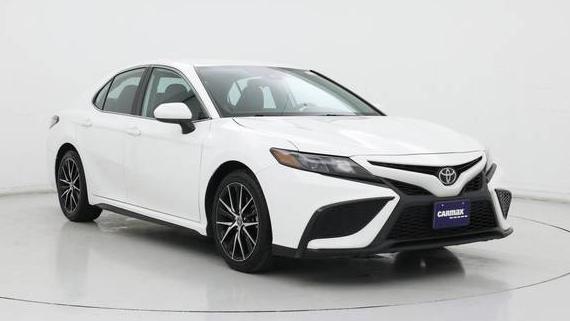 TOYOTA CAMRY 2021 4T1G11AKXMU463727 image