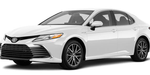 TOYOTA CAMRY 2021 4T1C11AK3MU575526 image