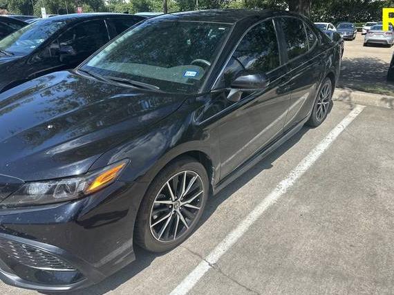 TOYOTA CAMRY 2021 4T1G11AK8MU404823 image
