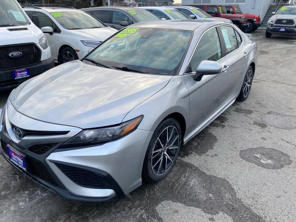 TOYOTA CAMRY 2021 4T1G11AKXMU436561 image