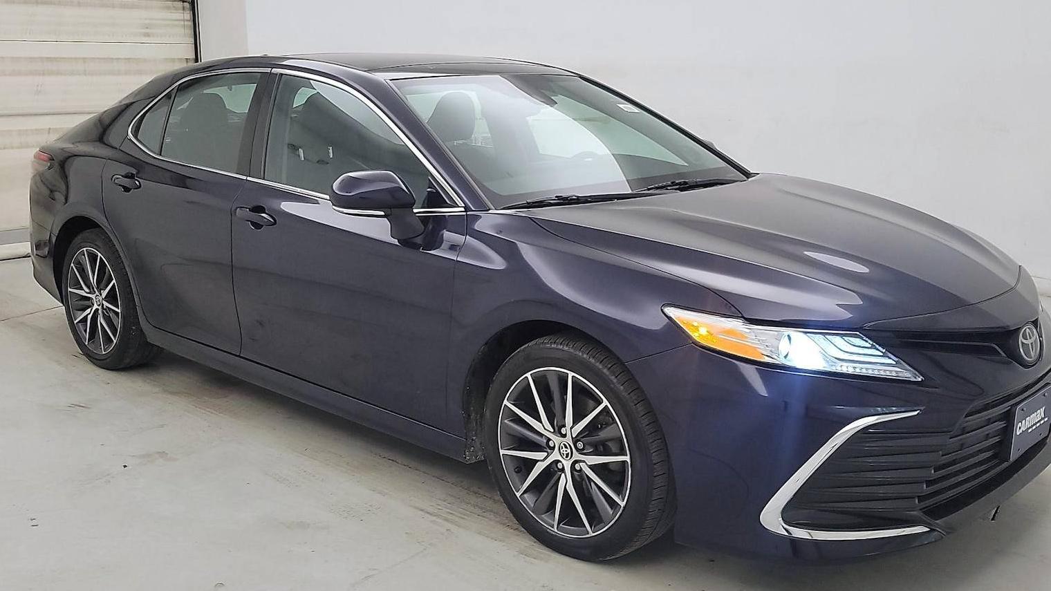 TOYOTA CAMRY 2021 4T1F11BK6MU031078 image