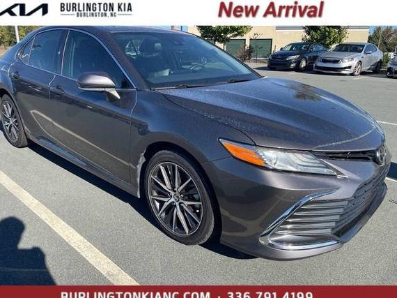 TOYOTA CAMRY 2021 4T1F11AK9MU490896 image