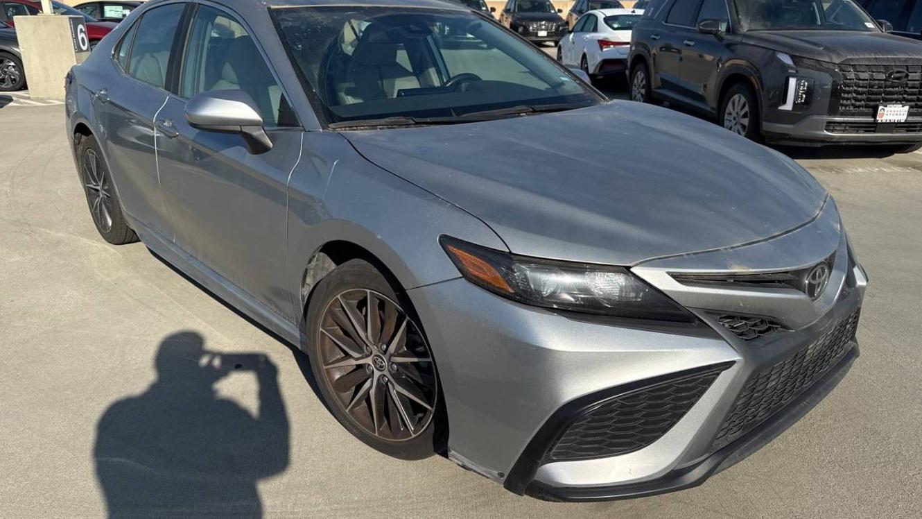 TOYOTA CAMRY 2021 4T1G11AK0MU520713 image