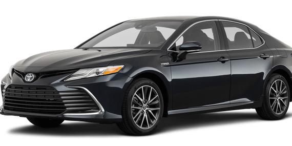 TOYOTA CAMRY 2021 4T1C11AK2MU538936 image