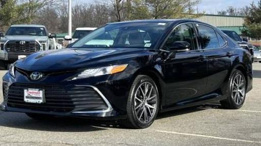 TOYOTA CAMRY 2021 4T1F11BK2MU042725 image