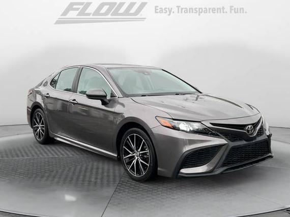 TOYOTA CAMRY 2021 4T1G11AK1MU430356 image