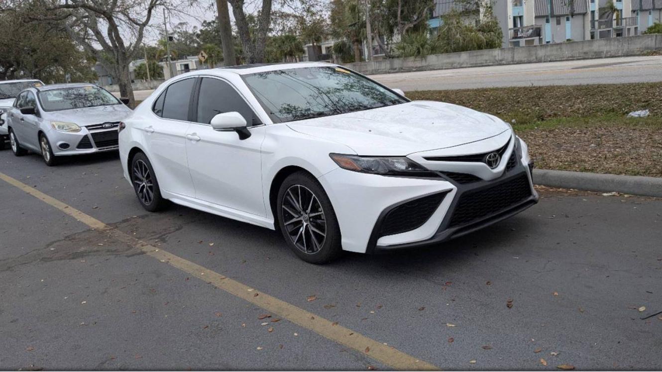 TOYOTA CAMRY 2021 4T1G11AK9MU405902 image