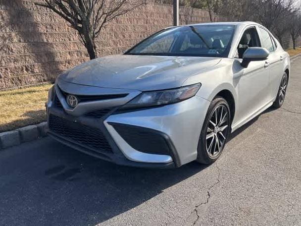 TOYOTA CAMRY 2021 4T1G11AK3MU442525 image