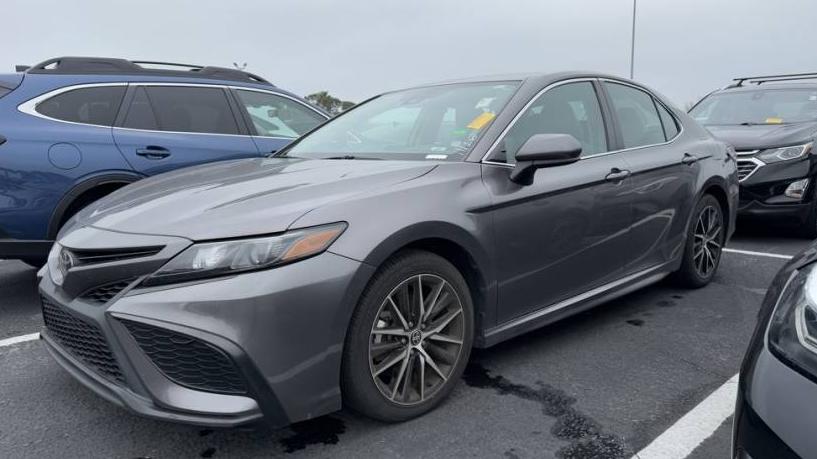 TOYOTA CAMRY 2021 4T1G11AK9MU428158 image