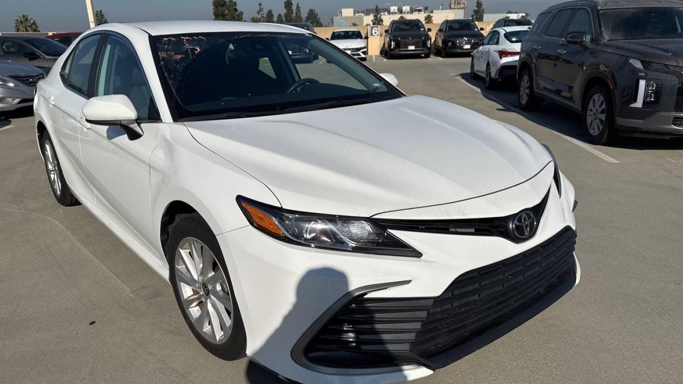 TOYOTA CAMRY 2021 4T1C11AK8MU446228 image