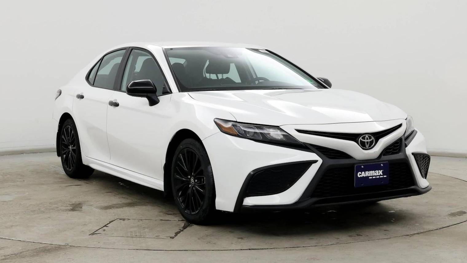 TOYOTA CAMRY 2021 4T1G11AK6MU472084 image