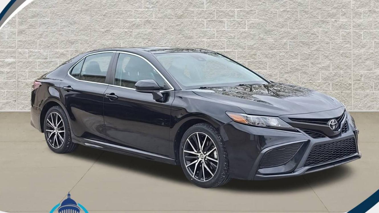 TOYOTA CAMRY 2021 4T1G11AK6MU552128 image