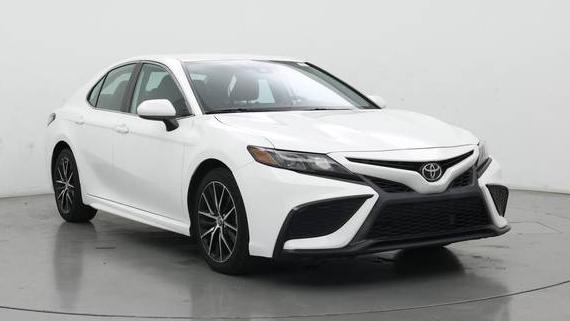 TOYOTA CAMRY 2021 4T1G11AKXMU559227 image