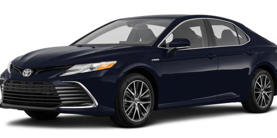 TOYOTA CAMRY 2021 4T1C11AK6MU476070 image