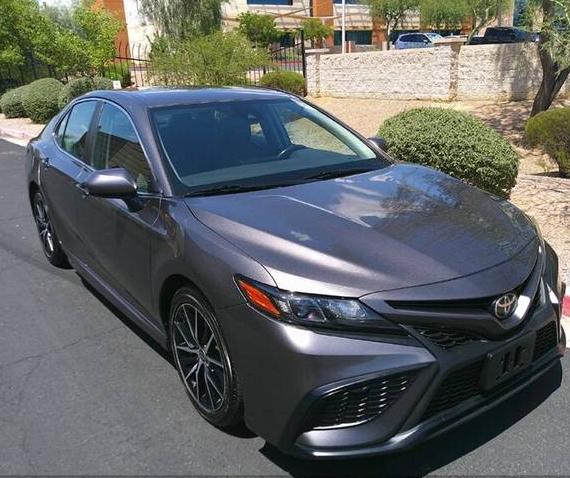 TOYOTA CAMRY 2021 4T1G11AK2MU585000 image