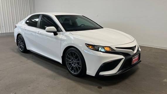 TOYOTA CAMRY 2021 4T1G11AKXMU461377 image
