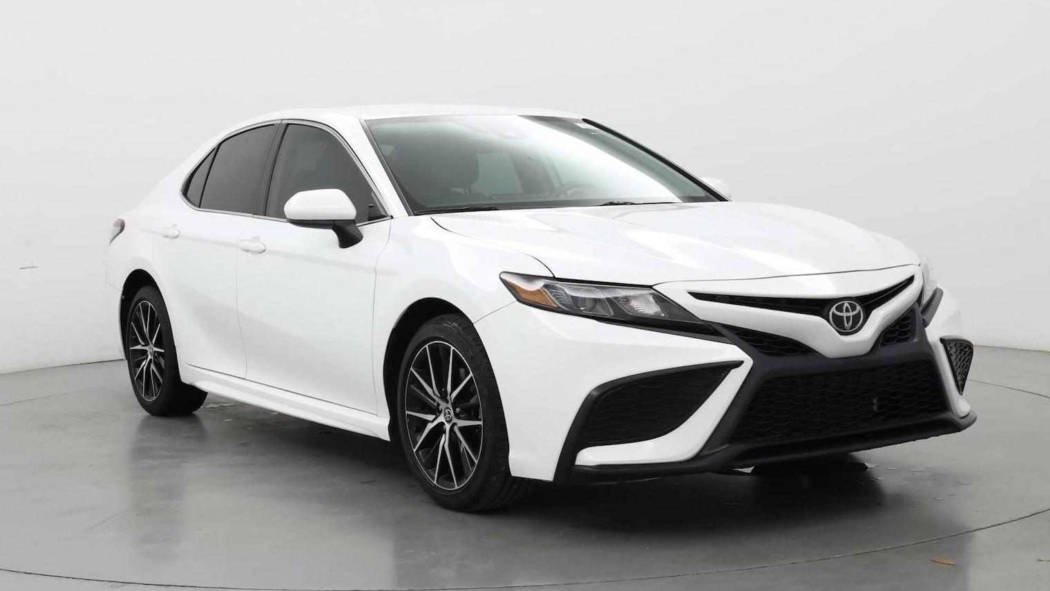 TOYOTA CAMRY 2021 4T1G11AKXMU568655 image