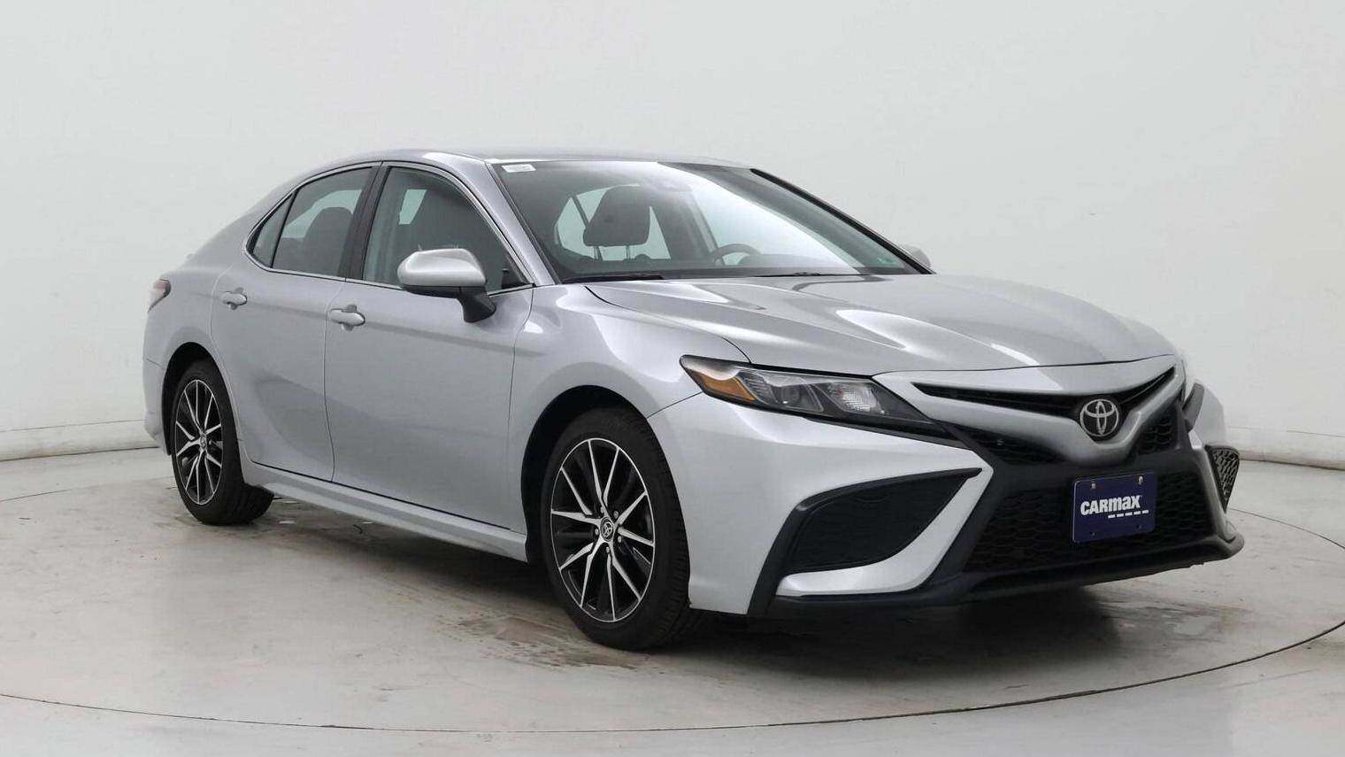 TOYOTA CAMRY 2021 4T1G11AKXMU569143 image