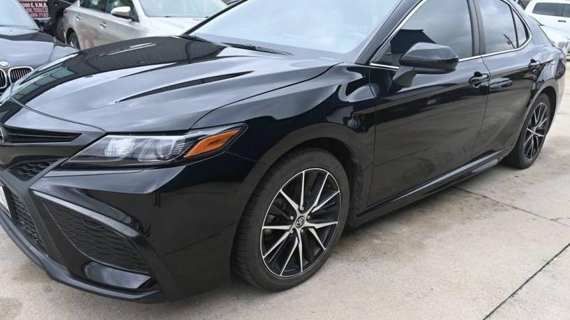 TOYOTA CAMRY 2021 4T1G11AK4MU518558 image