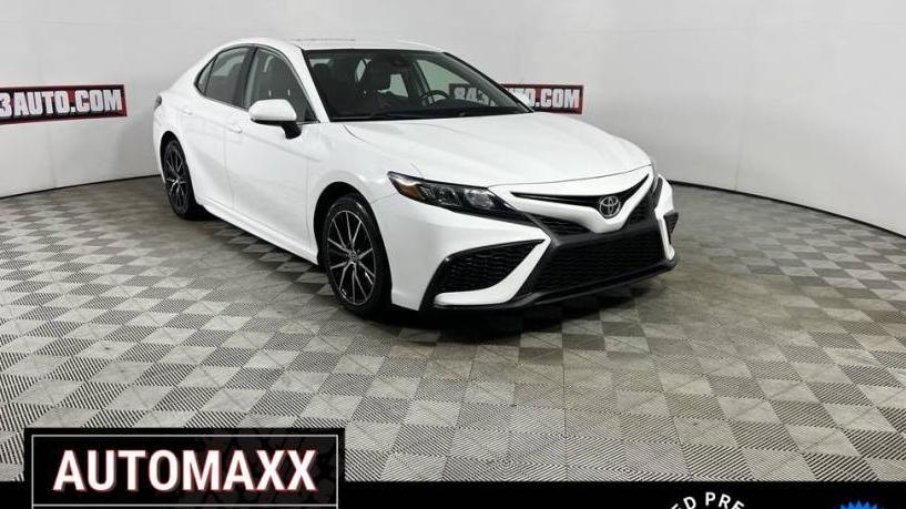 TOYOTA CAMRY 2021 4T1G11AK7MU437635 image