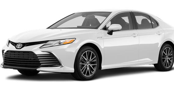 TOYOTA CAMRY 2021 4T1C11AK8MU472621 image